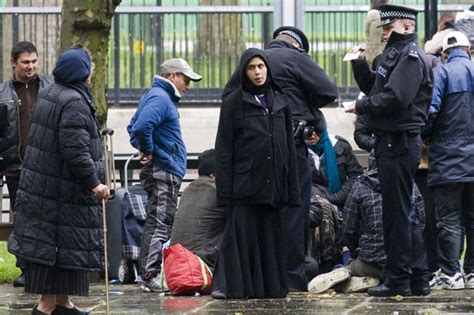 Met Calls In Romanian Police To Clean Up Roma Beggars And Pickpockets In West End London