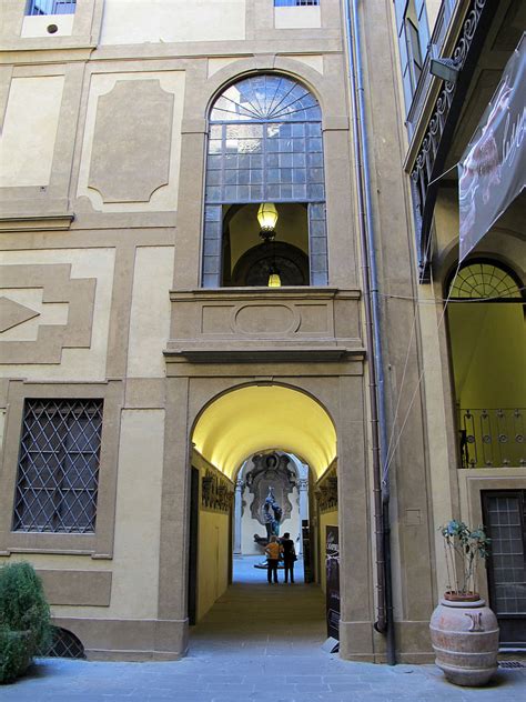 Cortile Dei Muli Palazzo Medici Riccardi Via Camillo Cavour 3