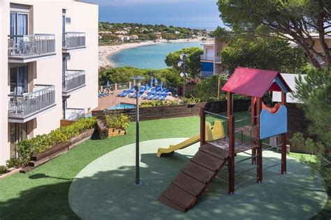 It has large, comfortable rooms, some of which can be adjoined. HOTEL S'AGARO MAR S´agaro - Gerona