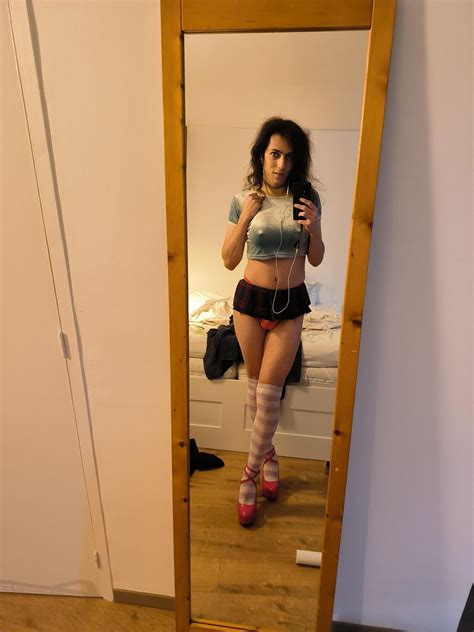 Bambi love when Random take over and make her post whore Pics : r