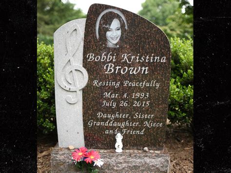 Ele também trabalhou no grupo dead by sunrise e foi vocalista do stone temple pilots entre 2013 e 2015. Bobbi Kristina Brown's Headstone Revealed in Family Plot ...