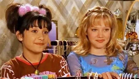 First Peek At Lizzie Mcguire Reboot Reveals A Very Different Look For Adult Lizzie Nova 969