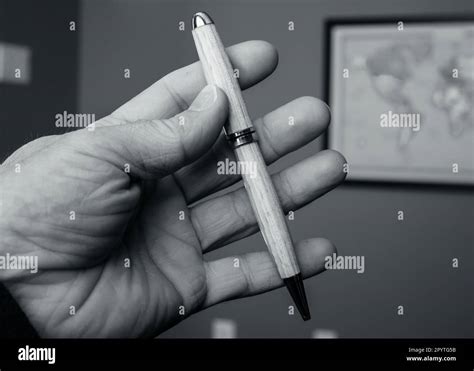 Human Hand Gripping Pen Hi Res Stock Photography And Images Alamy
