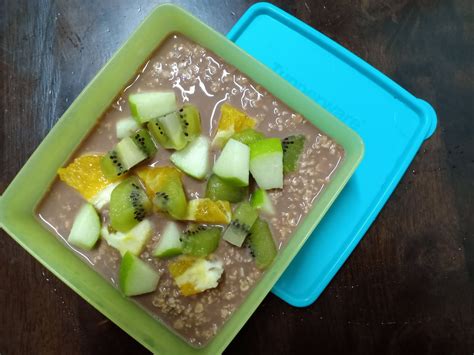 Kamu boleh memasukan oats dengan takaran sesuai selera. CARA MUDAH BUAT OVERNIGHT OATS UNTUK SARAPAN SETIAP HARI ...