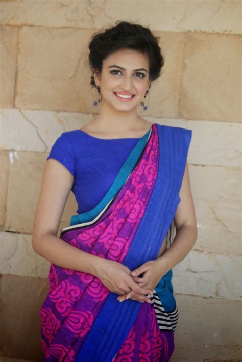 Beautiful Indian Girl Kriti Kharbanda Navel Show In Blue Saree