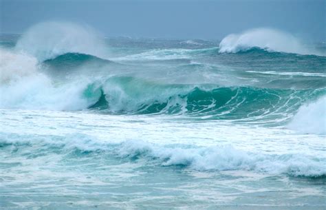 Ocean Waves Power A Prototype Turbine At Newport Beach
