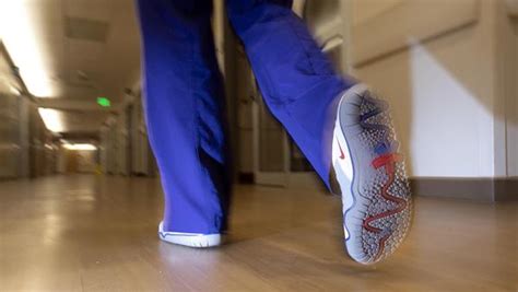 The course will set you up as a fully qualified. Nike doará 30 mil pares de tênis para profissionais de ...