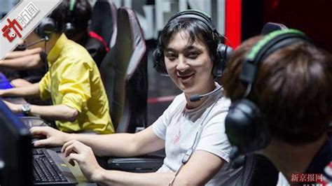 Born january 3, 1988) is a chinese businessman and the only son of chinese tycoon wang jianlin. 王思聪参加LPL胜率百分百 被称"电竞杨超越"_棋牌_新浪竞技风暴_新浪网