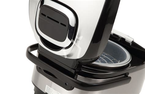 Introduce los ingredientes en el robot chef master. Robot de cocina Chef Titanium Revolution | YureHome
