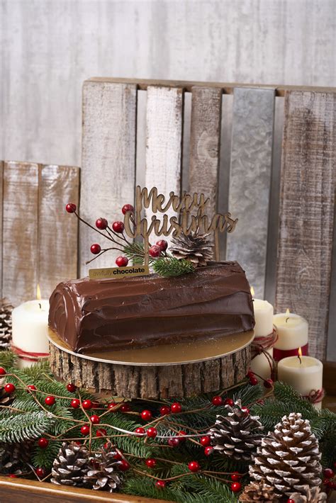 Buy christmas chocolate gifts and christmas chocolate novelties from chocolates santas to snowmen online for uk delivery. Christmas Cakes & Hampers - Awfully Chocolate