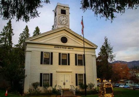 Mariposa California Gateway To Yosemite Hike Bike Travel