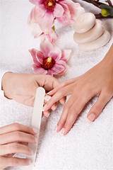 Uno de los síntomas de la mala circulación es el cambio en el color de nuestras uñas de los pies. manicure services | wallmonkeys.com | Plaquinhas de unhas ...
