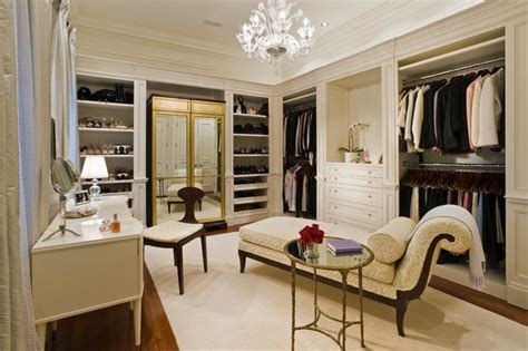 20 Extravagant Walk In Closets That Will Amaze You