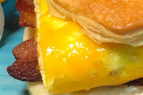 Make Ahead Bacon Egg And Cheese Biscuit Sandwiches Chef Alli