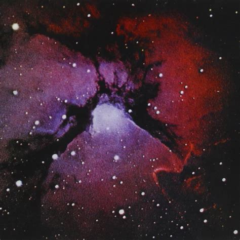Who is the artist on the cover of in the court of the crimson king? KING CRIMSON Islands reviews
