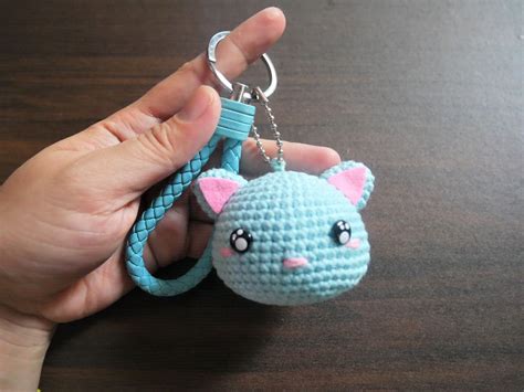 The pattern of this Cat head amigurumi keychain is now on my Yt channel