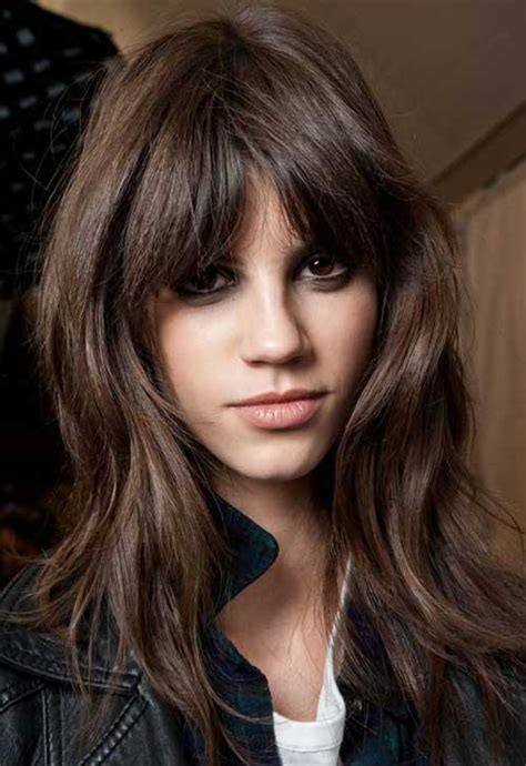 Rock your natural dark color with big waves and a side part. 20+ Haircuts for Long Oval Faces | Hairstyles & Haircuts ...
