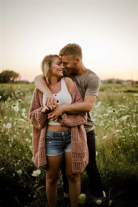 Outdoor Couples Photo Session Couple Photoshoot Poses Photo Poses