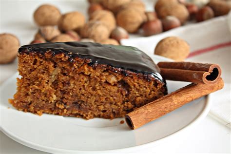 Ciasto marchewkowe z polewą czekoladową | Desserts, Banana bread, Food