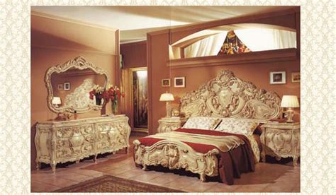 Although it is very old style it is timeless. Victorian Bedroom set Mola - Victorian Furniture