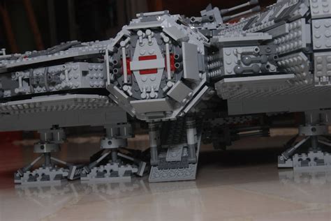 The kimono has been opened up wide for all to see, and it is the aluminium falcon as many has speculated. Star Wars Lego 10179 UCS Millennium Falcon | UCS ...