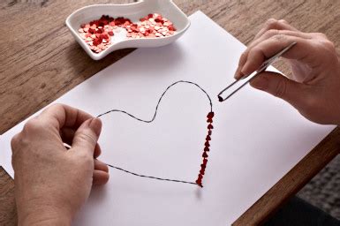 Schnell gemacht, schaut toll aus und pflegt herrlich! Muttertagsgeschenk - Bastelidee: Drahtherzen basteln und ...