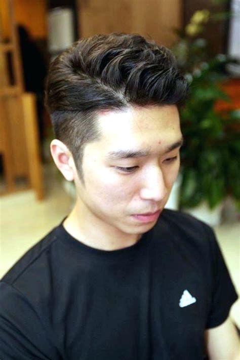 Asian men are known for their straight hair and ability to rock just about any hairstyle, whether it's a fade, undercut, slick back, comb over, top knot, man it may just be their type of hair that allows them the flexibility to style all these cool haircuts for asian men or their willingness to be outgoing and. 25 Asian Men Hairstyles- Style Up with the Avid Variety of ...