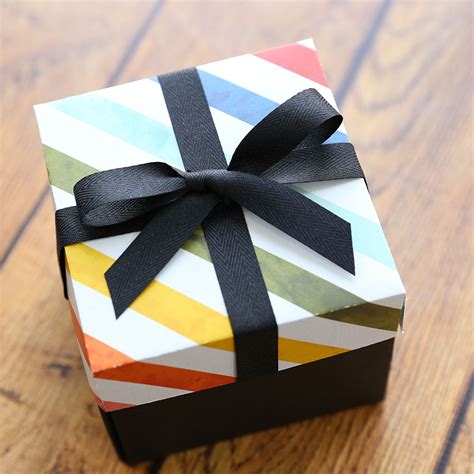 • 4,6 млн просмотров 2 года назад. How to make an Explosion Box {cheap, unique DIY gift idea ...