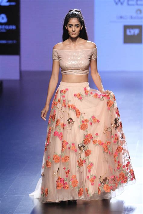 17 Best Images About Crop Top With Lehenga On Pinterest Couture Week