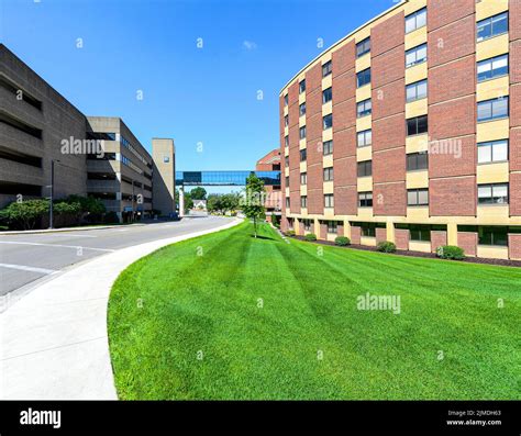 Saint Marys Mayo Clinic Hospital In Rochester Mn Stock Photo Alamy