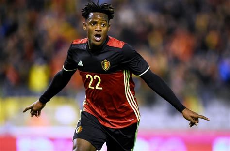 It has been mostly life on loan for chelsea's michy batshuayi. Michy Batshuayi, de l'OM à Chelsea (officiel) | Sporting ...