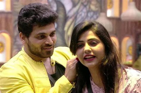 bigg boss marathi 2 winner shiv thakare and veena jagtap s pics that are proof they are head