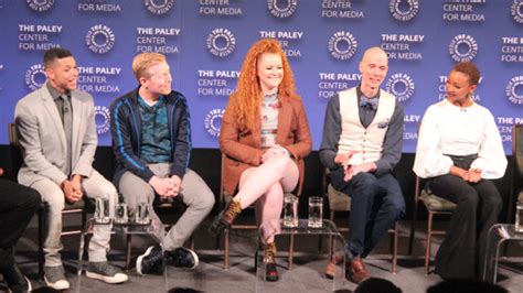 Mary Wiseman Talks Tillys Career Goals Dreams And Hairstyles In Star Trek Discovery Season