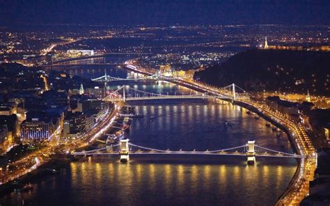 Budapesti belvárosi hidak díszvilágítása