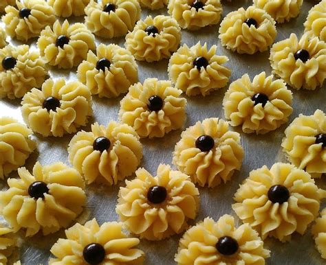 Resep kue lapis pandan yang lembut dan legit, bikin goyang lidah! Resep Kue Semprit Sederhana, Mudah Banget Bikinnya!