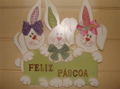 Receba nesta páscoa… ovos de alegria, chocolates de harmonia, bombons de paz, pirulitos de amor, balas de felicidade e uma doce saúde. Art in Box by Regina Dimow: Placa Feliz Páscoa
