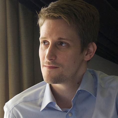 Edward snowden, a former us national security agency (nsa) contractor, now lives in russia after fleeing the united states via hong kong in may, having revealed extensive internet and phone. Edward Snowden - The Right Livelihood Foundation