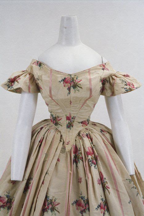 Put on the same underwear as in 1850s: 1860 evening dress in 2020 (With images) | Historical ...