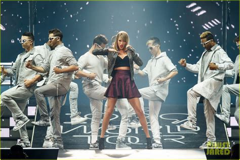 Taylor Swift Breaks Vevo Records With Bad Blood Music Video Photo