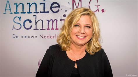 © anp loretta schrijver krijgt operatie aan verdacht 'plekje'. Loretta Schrijver: 'Ik behoor tot de middelmaat' | RTL ...