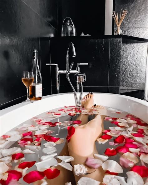 bathtub aesthetic aesthetic rooms bathtub photography bathtub decor dream bath flower bath