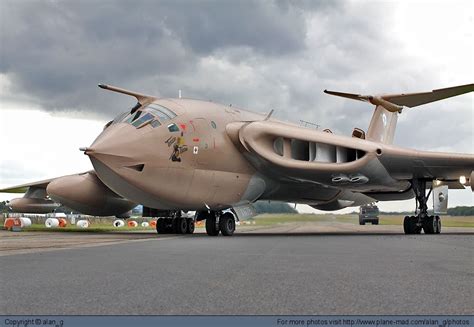 Identify The Aircraft Handley Page Hp 80 Victor K2 Royal Air Force