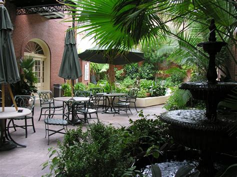 Classic Courtyard In The French Quarter The Original Green Steve Mouzon