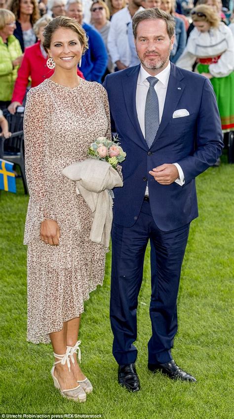 Princess Madeleine Of Sweden Expecting Her Third Child Daily Mail Online
