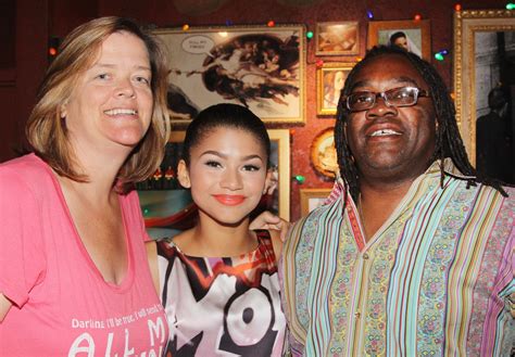 Born september 1, 1996) is an american actress, singer and producer. Zendaya Family Photo - FamilyScopes