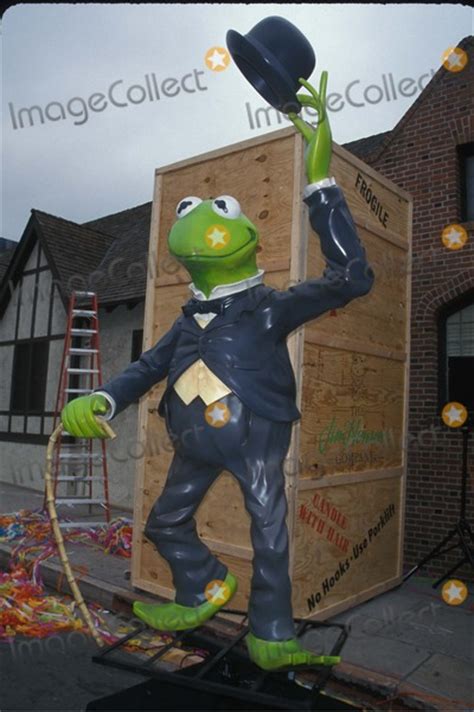 Photos And Pictures Kermit The Frog Statue In Henson Studio Los