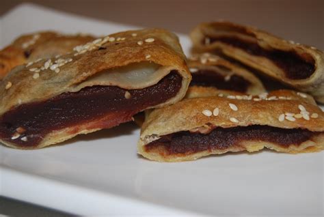 Hermie The Thermie Shanghai Pancakes With Red Bean Paste In Hermie