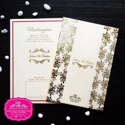 KARTU UNDANGAN PERNIKAHAN MURAH: Desain Undangan dengan Single Hardcover