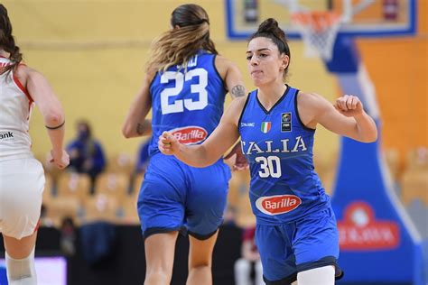 Al termine le squadre classificate dal 1° al 4° posto disputeranno la seconda fase per la promozione, le altre per la. Basket femminile, Repubblica Ceca-Italia 63-69: Attura ...
