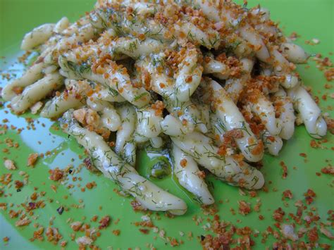 1 vasetto pesto di finocchietto selvatico scyavuru. Strozzapreti al pesto di finocchietto selvatico | Pasta al ...
